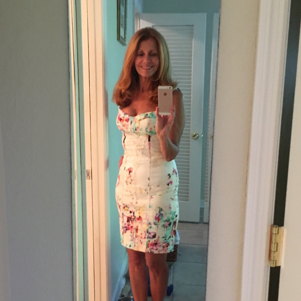 Bebe fitted floral dress EUC